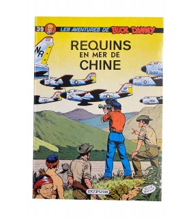 Requins en mer de Chine. Édition originale - 1977.